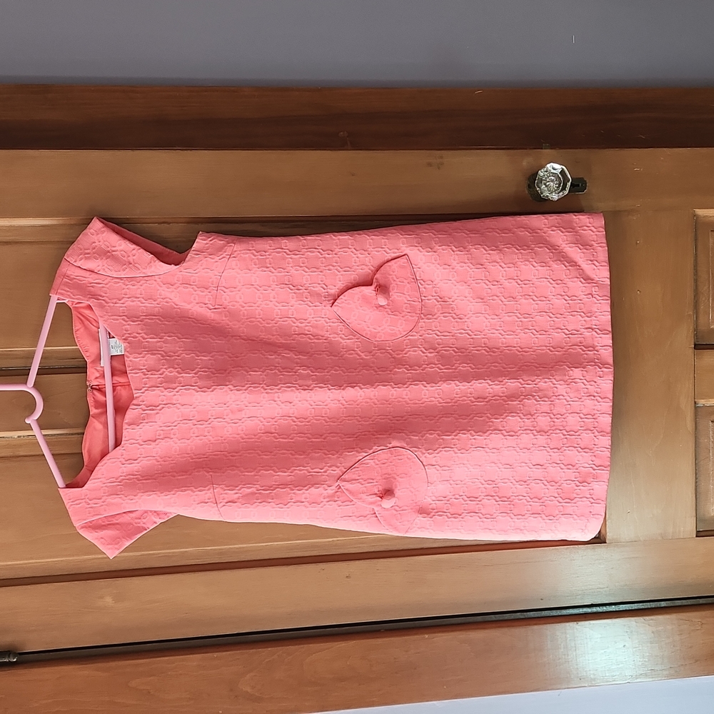 Peachy, coral colored Liz Claiborne spring dress